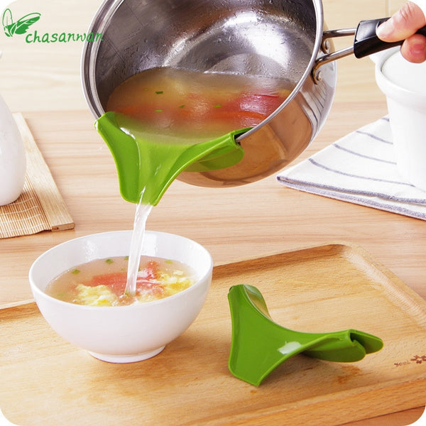 Kitchen Accessories Anti-spill Silicone Slip on Pour Soup Spout Funnel for Pots Cozinha Pans and Bowls and Jars Kitchen Gadgets.